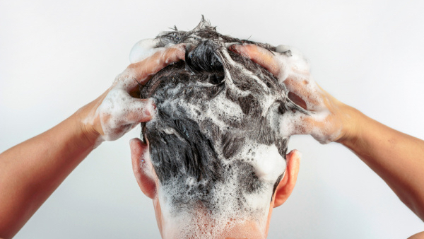 Os melhores shampoos para homens