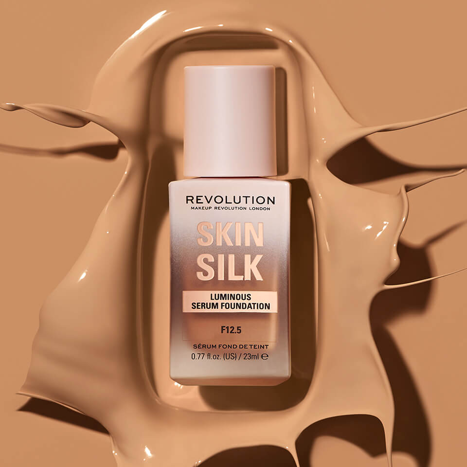 Base de maquillaje en suero Skin Silk de Makeup Revolution - F12.5 23 ml