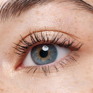 Catrice Metallic Spark Sombra em Creme - 010 Champagne Chic