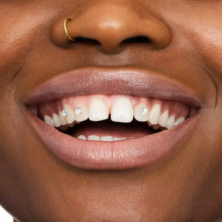 Essence Batom Glossy Glaze -  On Cloud Nude