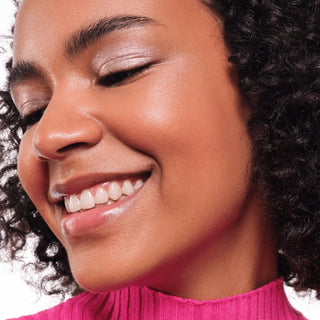 Essence Jelly Jewels Stick 01 Frosted Twinkle – Iluminador & Sombra