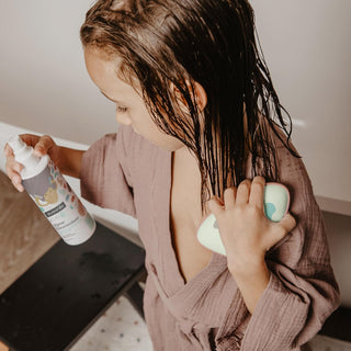 Set de spray desenredante + cepillo Suavinex Kids