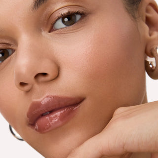 Catrice Peptide Bliss Glossy Bálsamo Labial – Toffee Touched