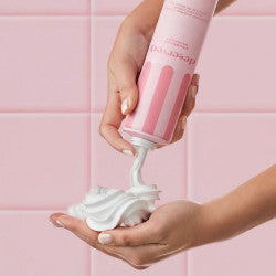 Deserved Espuma de Banho Strawberry Milkshake 250mL – Nutrição & Suavidade