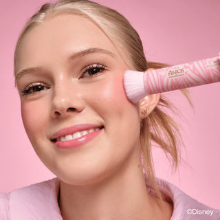 Essence Alice in Wonderland Pincel – Base & Corretor