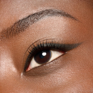 Essence Satin Blend Eyeliner em Gel 01 – Precisão & Longa Duração