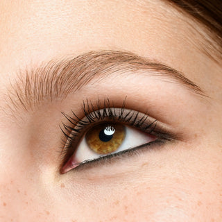 Essence Satin Blend Eyeliner em Gel 01 – Precisão & Longa Duração