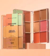 Makeup Revolution Everything Base Face Icon Medium – Paleta de Rosto