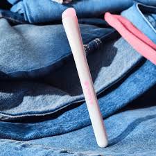 Essence Jeans Club Lip & Cheek Silicone Brush – Texturas Cremosas