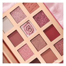 Essence Alice in Wonderland Paleta de Sombras – Running As Fast As I Can!