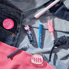 Essence Jeans Club Hydra Kiss Lip Oil – Blue Is The New Pink