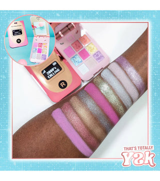 Makeup Revolution *Y2K Baby* Paleta de sombras Flip Phone