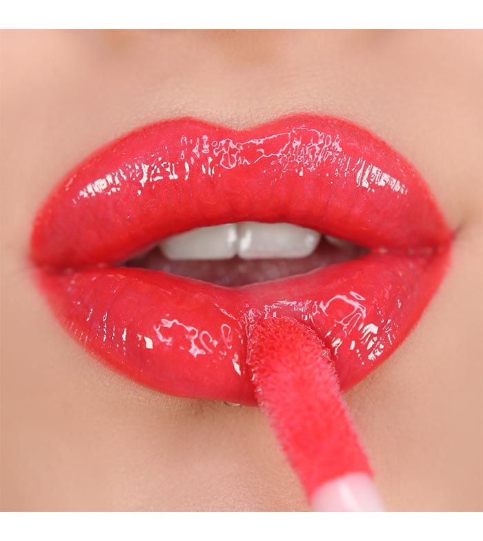 Makeup Revolution Lip Gloss Lip Shake - Strawberry Red